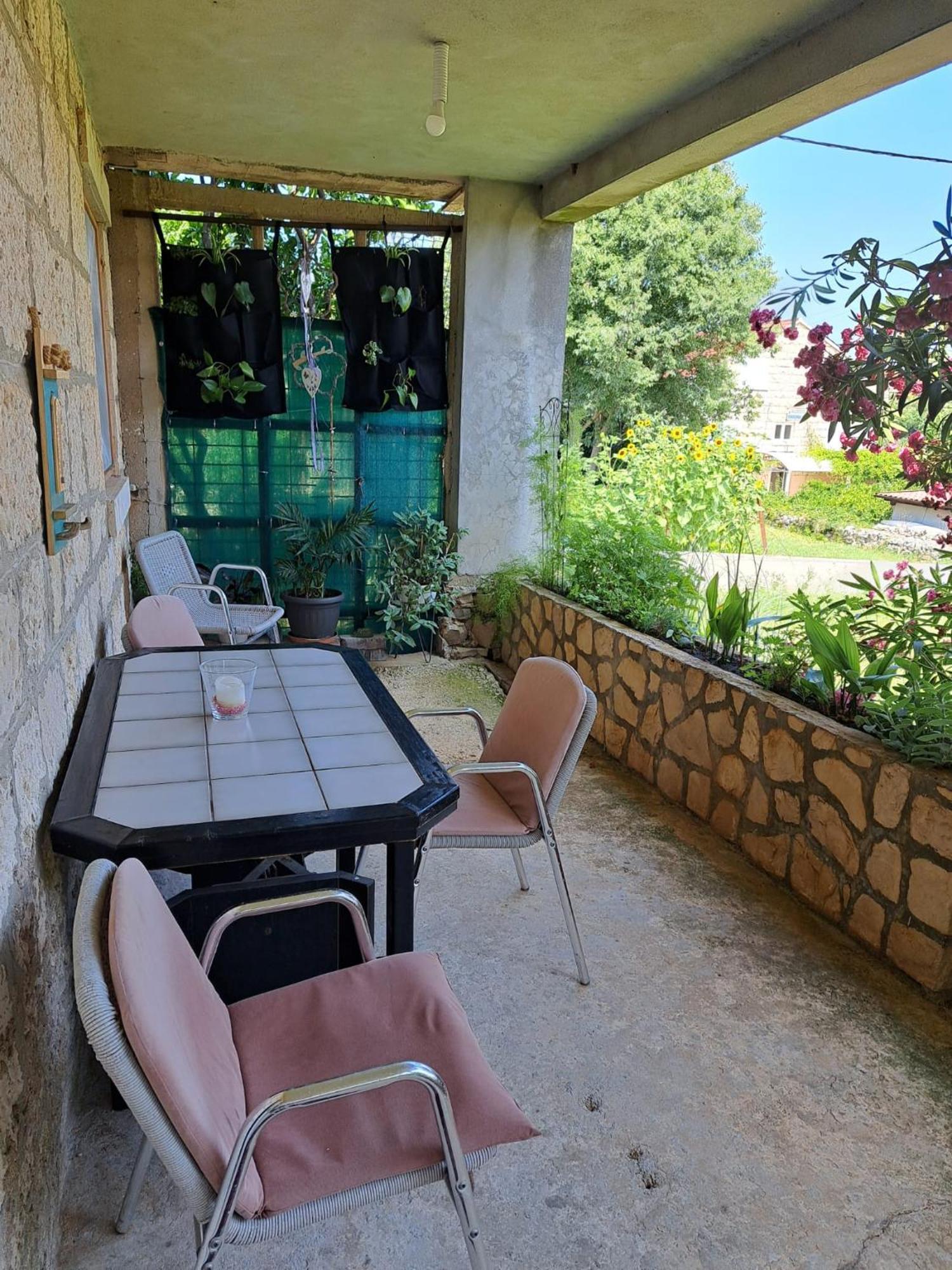 Apartmani Dusica Lumbarda Dış mekan fotoğraf