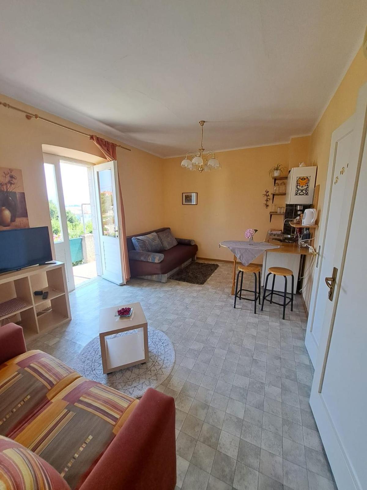 Apartmani Dusica Lumbarda Dış mekan fotoğraf