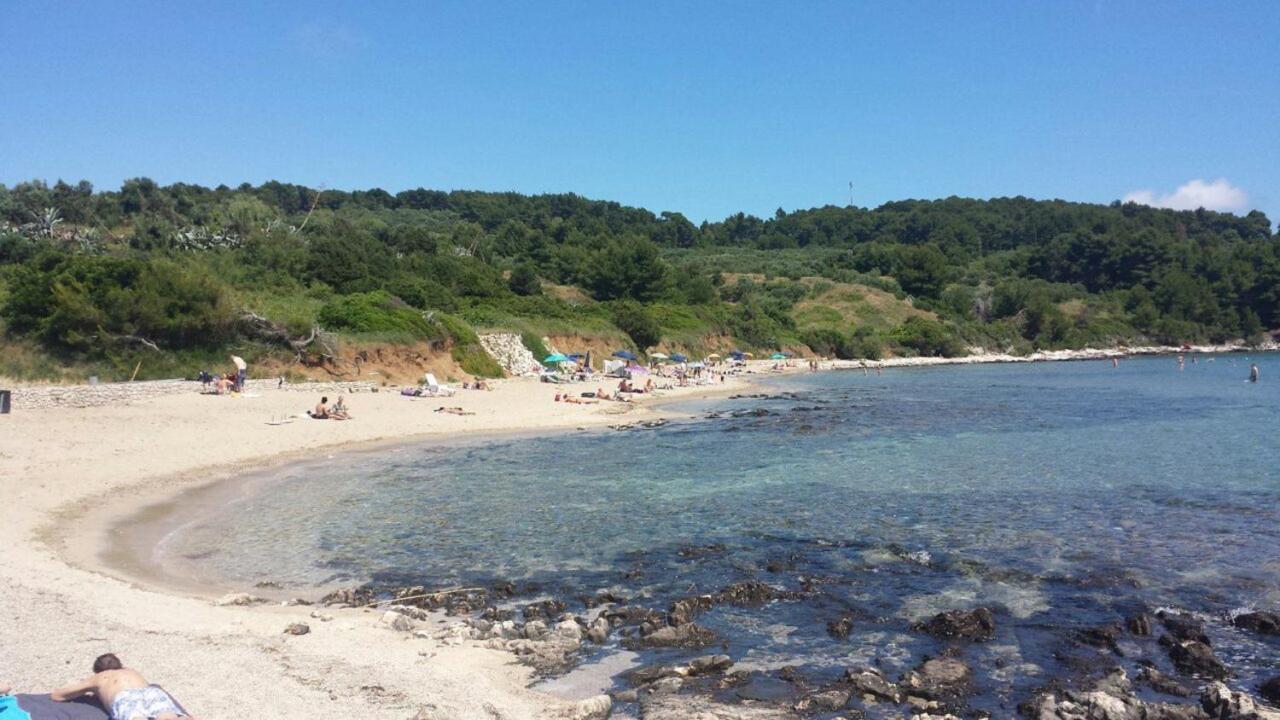 Apartmani Dusica Lumbarda Dış mekan fotoğraf